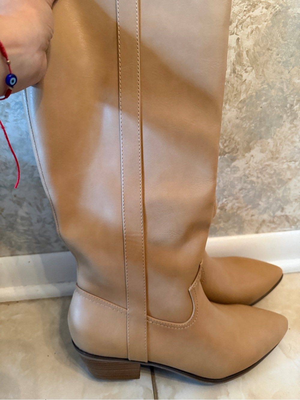 Universal threads Women's Tan Knee-High Leather Boots